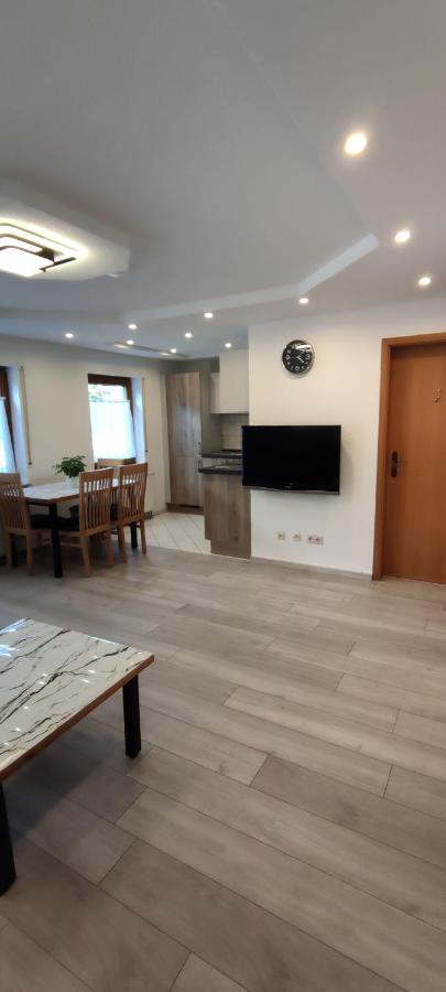 Ferienwohnung Istrefi 알피르스바흐 외부 사진