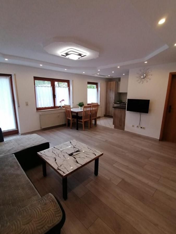 Ferienwohnung Istrefi 알피르스바흐 외부 사진